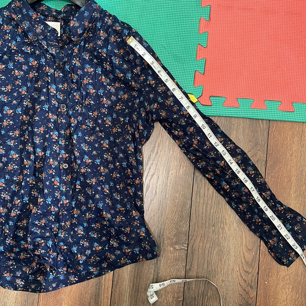 Forever21 button blouse - Picture 7 of 7